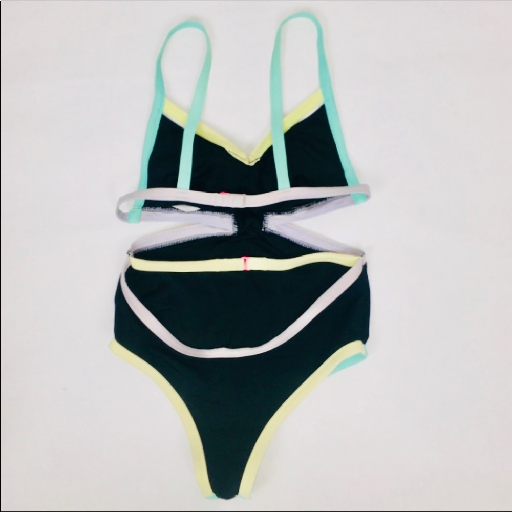 FINAL⬇️💕Cute💕VS Colorblock Monokini Swimsuit - Picture 4 of 6